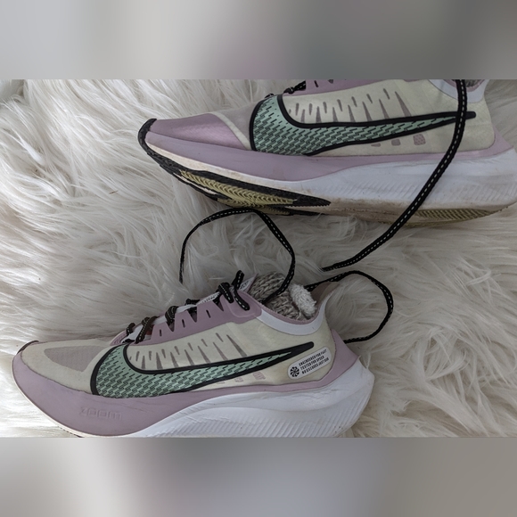 Nike Zoom Gravity Trainers (BQ3203-102) - Picture 2 of 5